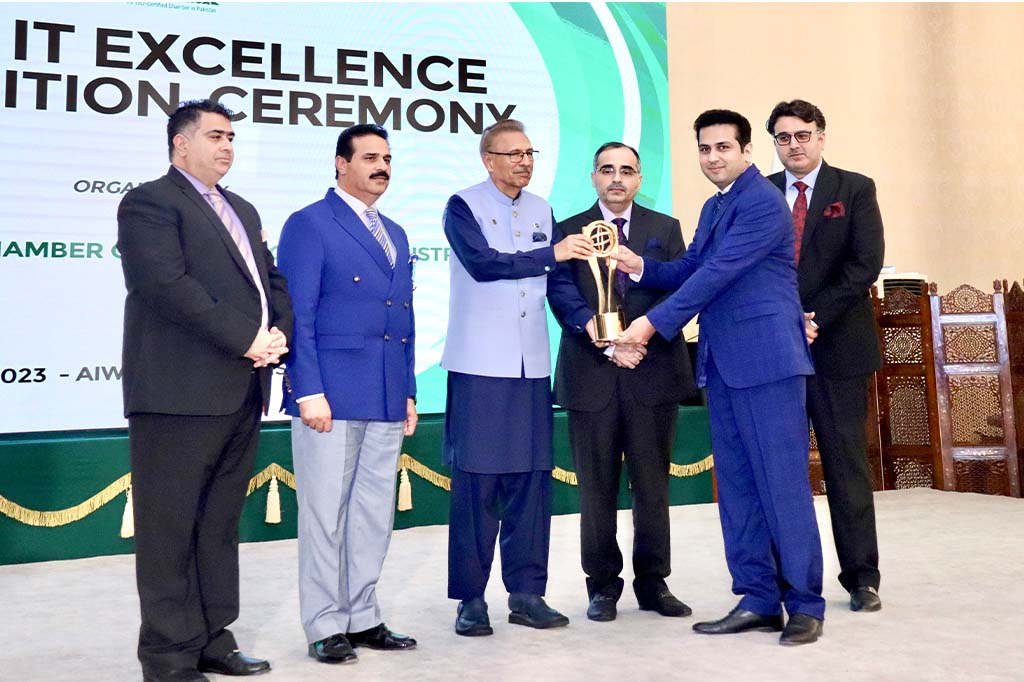 TechAbout CEO Jazib Zaman receives Presidential IT Award 2023 at Aiwan-e-Sadr